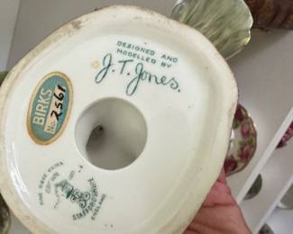 J. T. Jones Staffordshire England Bird Figurine. Photo 2 of 2. 
