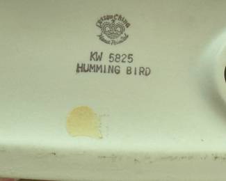 Lefton China Hand-Painted Ceramic Hummingbird Figurine. Photo 2 of 2. 