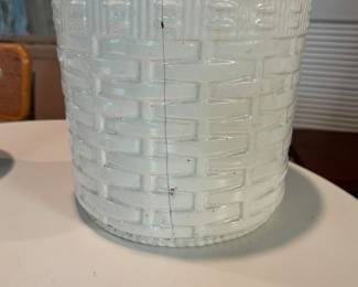 Vintage Haeger Lattice Cachepot, Cracked. Photo 2 of 3. 
