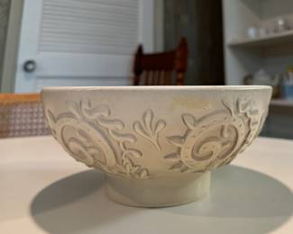 Vintage Haeger Putty-Color Bowl #102. Photo 1 of 2. 