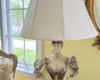 Victorian Bust Table Lamp. Has Chip. Photo 1 of 2. 