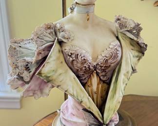 Victorian Bust Table Lamp. Has Chip. Photo 2 of 2. 