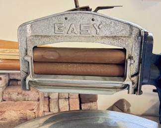 Vintage The Easy Washer Copper by Syracuse Washing Machine Corporation Circa 1920-1932. Photo 2 of 2. 