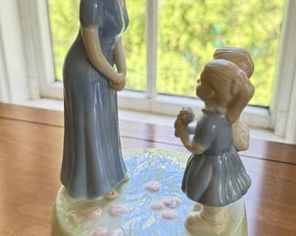 Porcelain Figurines. 