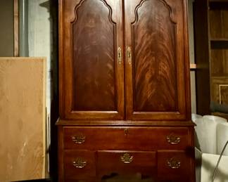 Vintage American of Martinsville Federal Style Flame Mahogany Tallboy Cabinet / Dresser. Measures 39" W x 81" H. 