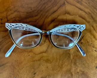 Vintage Cat Eye Glasses. 