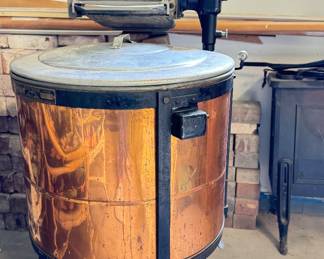 Vintage The Easy Washer Copper by Syracuse Washing Machine Corporation Circa 1920-1932. Photo 1 of 2. 