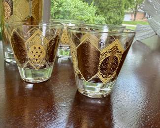 Midcentury Gold Cocktail Mixer Decanter & Cocktail Rocks Glasses. Photo 2 of 2. 