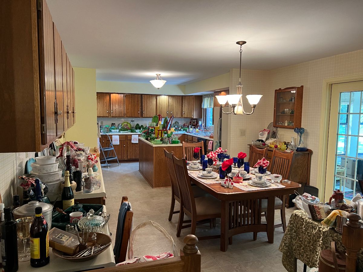 Vans Estate Sales Saint Charles starts on 6/28/2024