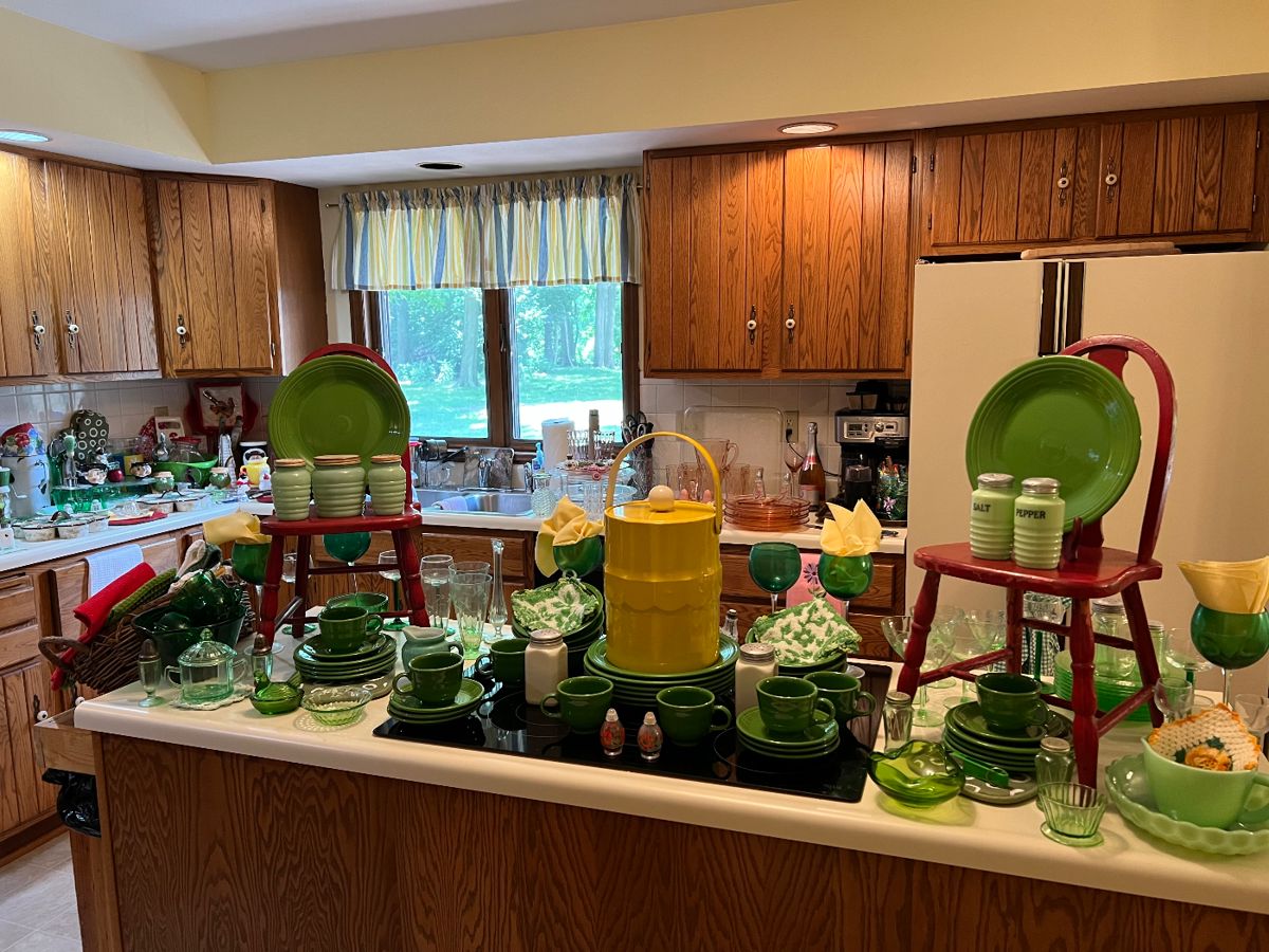 Vans Estate Sales Saint Charles starts on 6/28/2024