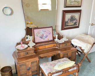 matching vanity and stool