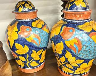 Talavera urns