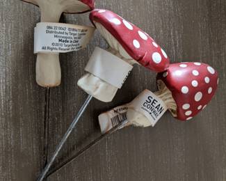 garden decor mushrooms toadstools