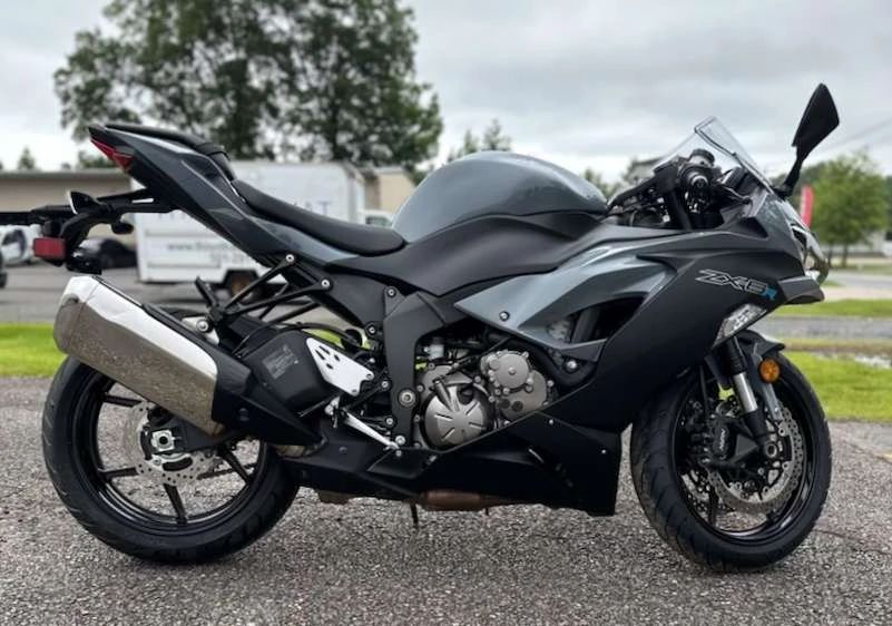 2019 Kawasaki Ninja ZX6R motorcycle 
ONLY! 700 miles