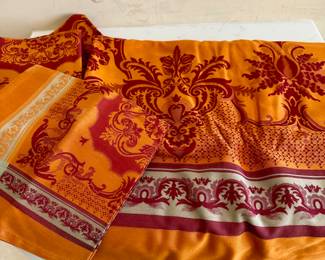 tablecloths and napkins