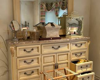 Triple dresser with mirror