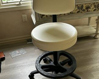 round swivel beige stool