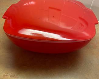 Red Pyrex casserole dish