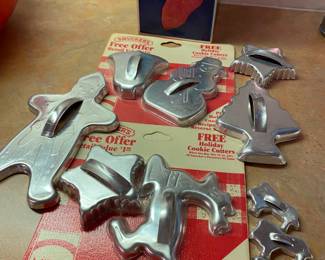 Vtg cookie cutters