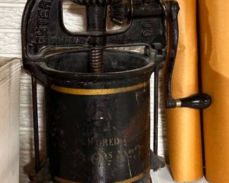 I ADORE this table top apple press! (Actually any fruit would work! ) It looks so sweet! 