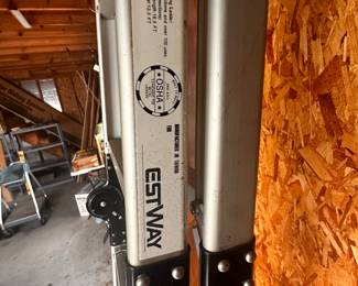 Estway ladder! 4 SECTIONS Locking ladder with multiple configurations. Versatile use. Maximum length 16 feet Keywords: Extension, tall, large painter, painting, contractor, construction, professional grade, osha, step ladder.