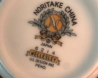 A beautiful VINTAGE NORITAKE China Set ~ WELLESLEY Pattern! Many pieces! 