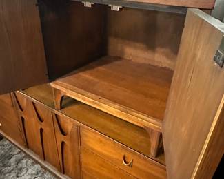 The night stands are open spaces! Mid-20th Century Mid Century Modern Broyhill Brasilia Premier 