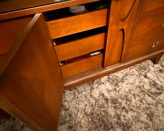 Broyhill Brasilia Mid Century Walnut and Brass 9 Drawer Lowboy Dresser! In the middle cabinet is another three drawers! Mid-20th Century Mid Century Modern Broyhill Brasilia Premier 