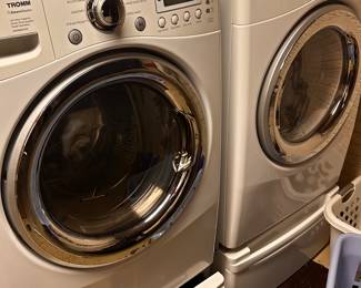 Got the keys on Monday Aug 5th. Here are pics of the initial walk through.  Great vintage items from every category! More pics coming daily as we start to unpack this huge sale! 