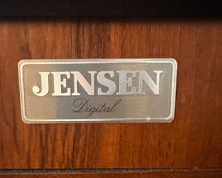 Two sets of terrific speakers! The tall set on the bottom are KLH the smaller seat on the top are Jensen! All four work perfectly! 