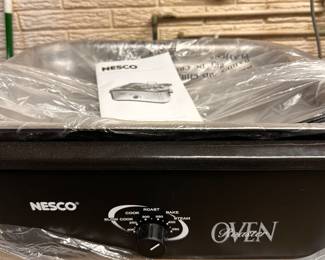 BRAND NEW! Never used 18qt Nesco Roaster! 