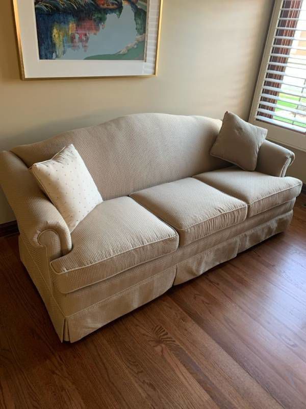 Woodmark sofa approx 79x35x18