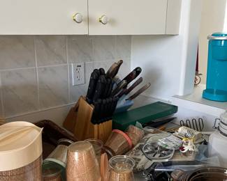 Misc vintage plastic ware