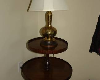 Two-tiered display table