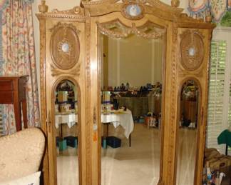 French or Italian-style mirrored wardrobe