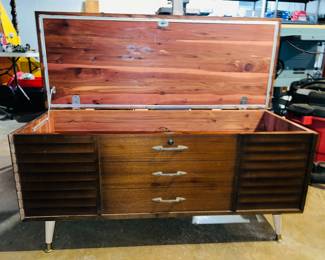 Lane Cedar Chest
