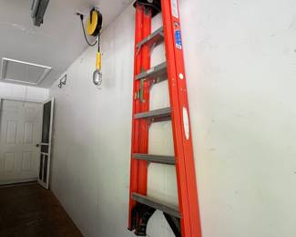 Fiberglass ladder