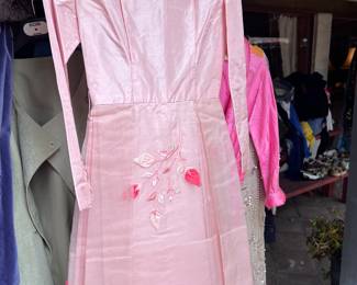 BEAUTIFUL PINK ROSE PEDAL VINTAGE GOWN - WE HAVE MANY FASCINATORS TO MATCH -