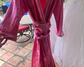 JUST WOW - INSANE HOT PINK KIMONO ROBE