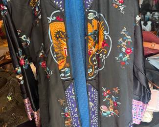 ANOTHER AMAZING JAPANESE KIMONO
