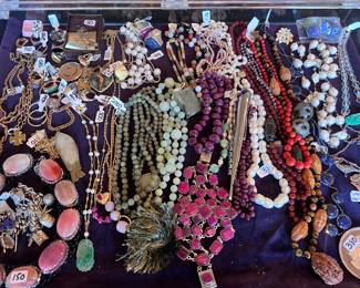 Tons of beautiful gold and at $2430 an ounce, who doesn't love that?!!!