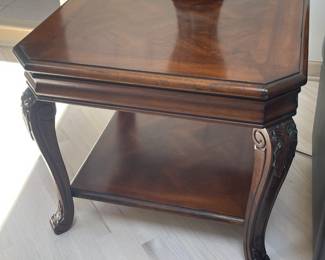 Side table 28"x28"x25" $100