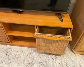 Storage cabinet with 2 wicker drawers