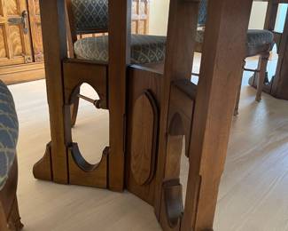 Stanley furniture dinning table with 2 leaves 102" long, 44" wide plus 9 chairs $500