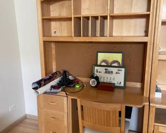 Lexington desk with hutch $250