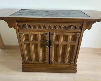 Stanley furniture buffet server cabinet  37,5"x18"x30"