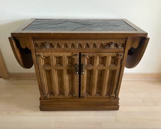 Stanley furniture buffet server cabinet  37,5"x18"x30"