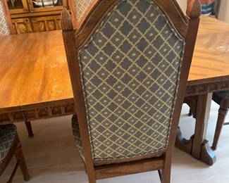 Stanley furniture dinning table with 2 leaves 102" long, 44" wide plus 9 chairs $500