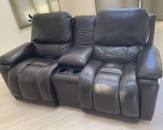 La-Z-Boy 2 seats sofa, brown leather 77"x 38"x40" $450