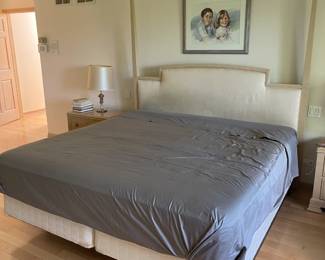 King size bed $400